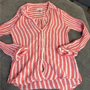 Women’s button up shirt
